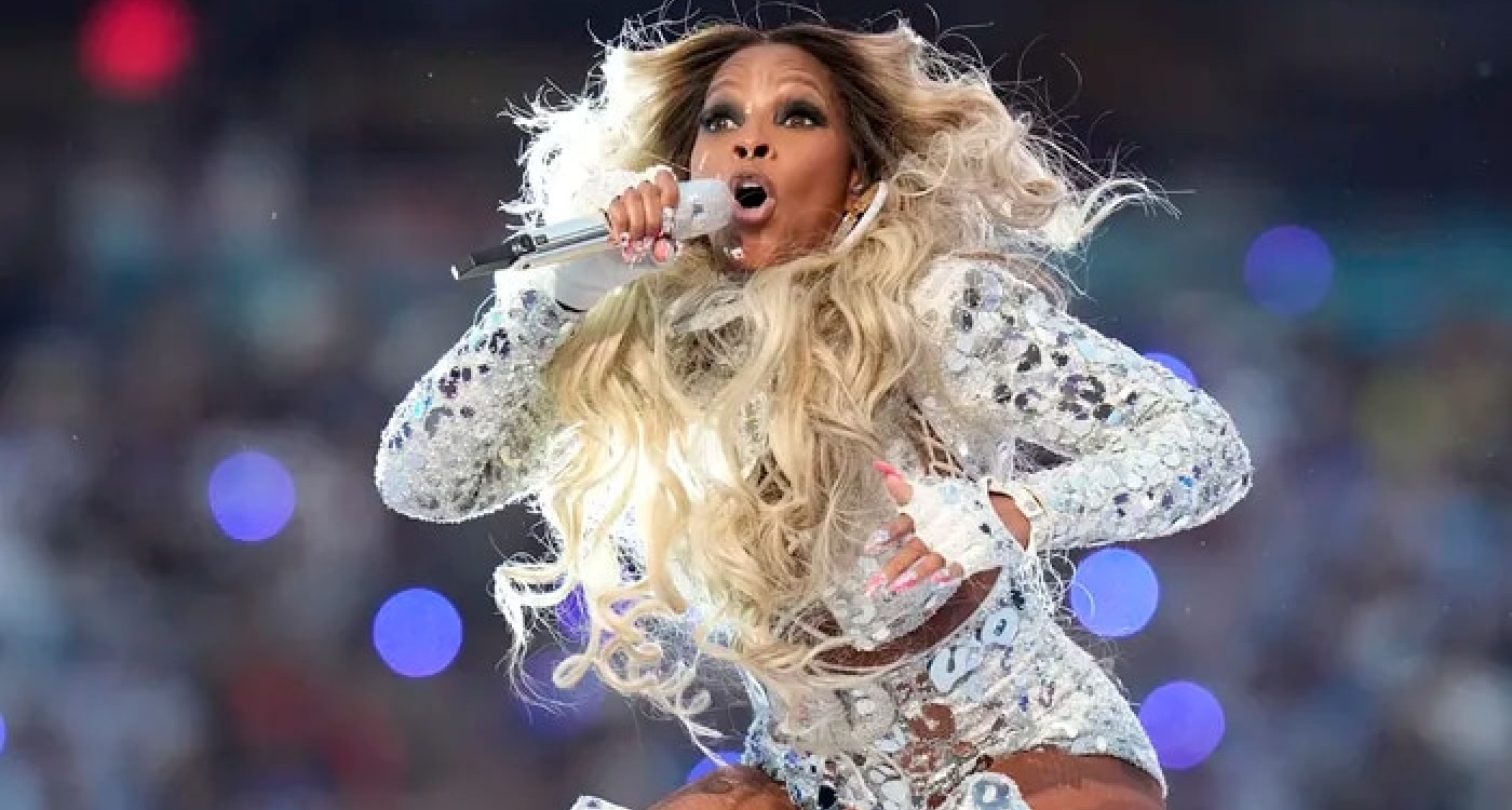 Mary J. Blige performing at Super Bowl
