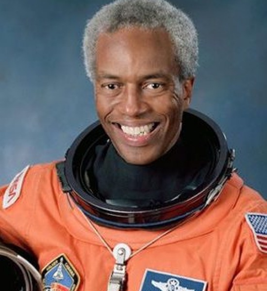 Guion-Stewart-Bluford-Jr-compressor-300x350.jpg